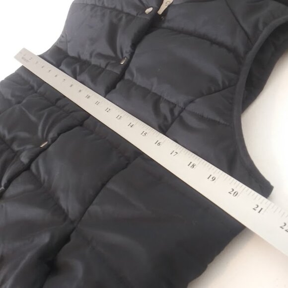 Coldwater Creek women's size MP black hooded puffer vest - Picture 7 of 13